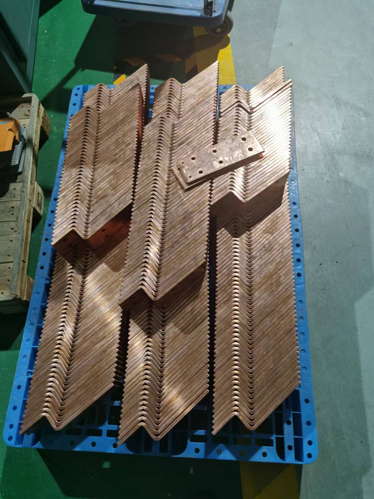 HQ400-2000B CNC Copper Busbar Bending Machine canada